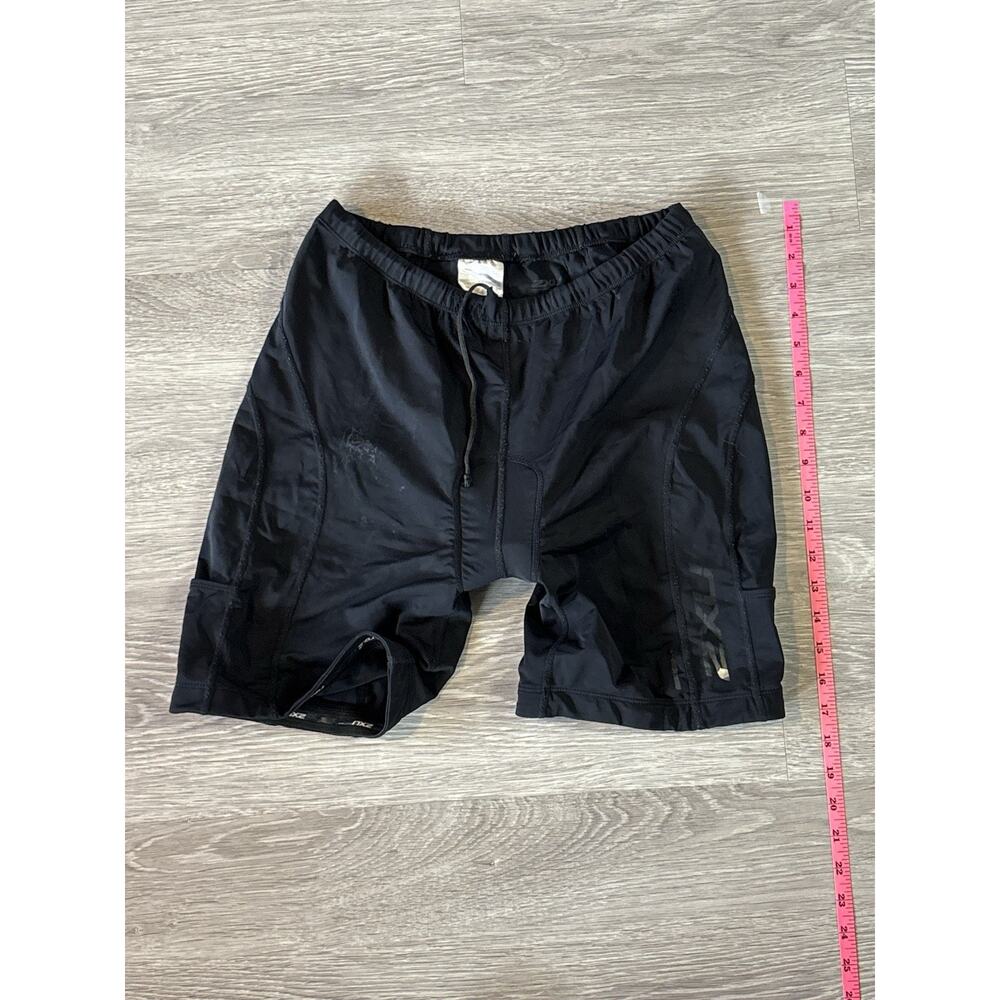 2XU Black Padded Cycling Triathlon Shorts Large